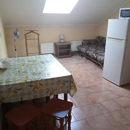 центр 1 кім 5-6 місць Apartment *