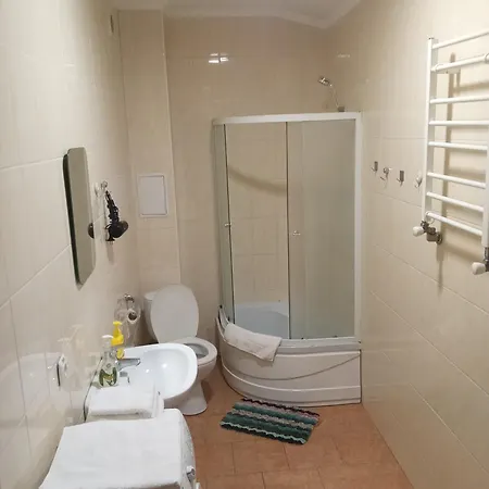 Apartment центр 1 кім 5-6 місць *